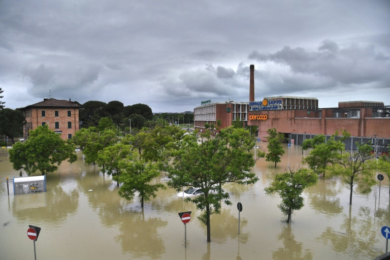 Heftige Regenfälle haben in Norditalien zu schweren Überschwemmungen geführt Heftige Regenfälle haben in Norditalien zu schweren Überschwemmungen geführt