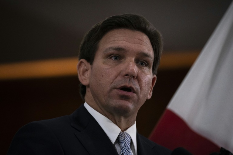 Der Gouverneur von Florida, Ron DeSantis, hat sich als führende republikanische Alternative zum Kandidaten des Weißen Hauses, Donald Trump, positioniert