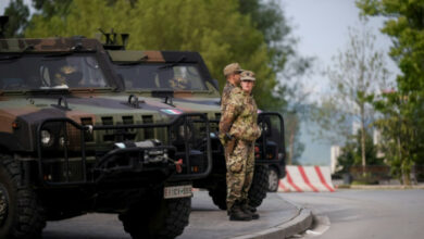 Der Druck steigt, während sich die Serben im Norden des Kosovo erneut sammeln