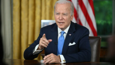 Biden unterzeichnet ein Gesetz zur Schuldenobergrenze und wendet damit einen Zahlungsausfall ab