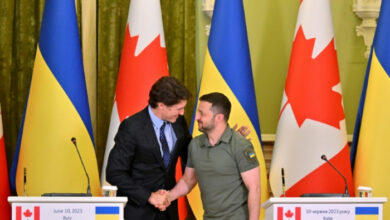 Selenskyj sagt, dass eine Gegenoffensive „stattfindet“, während Trudeau Kiew besucht