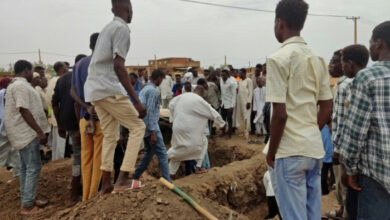 Leichen und Bestattung, während die Kämpfe im Sudan nach einem kurzen Waffenstillstand wieder aufgenommen werden