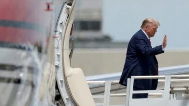 Trump sieht sich der größten rechtlichen Bedrohung ausgesetzt, da der Dokumentenfall vor Gericht eröffnet wird