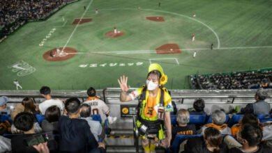 Geschwindigkeitsdämonen: die „Uriko“-Bierverkäufer des japanischen Baseballs