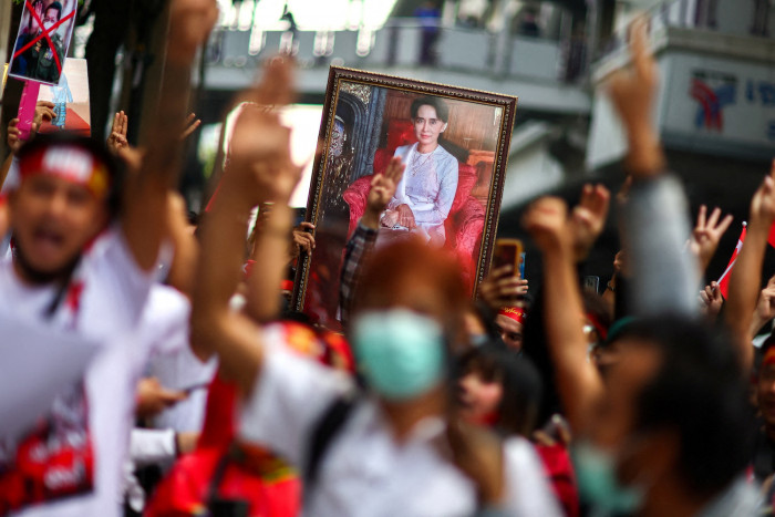 Myanmars Generäle „führten Gespräche mit Suu Kyi“