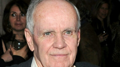 Cormac McCarthy, verehrter amerikanischer Schriftsteller, stirbt im Alter von 89 Jahren
