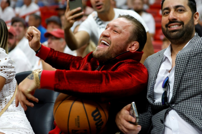 Conor McGregor wird sexueller Übergriff bei NBA-Spiel vorgeworfen