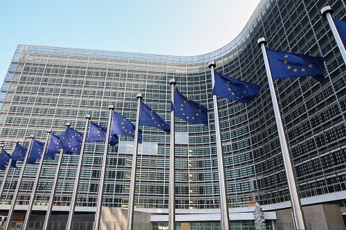 EU-Gesetzgeber stimmen für wegweisende KI-Regulierung