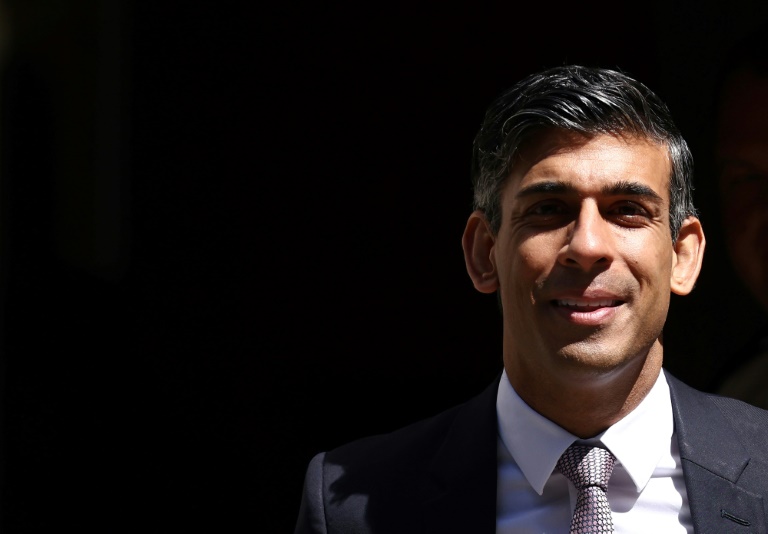 Der britische Premierminister Rishi Sunak sagte, Investitionen seien nötig, um die angeschlagene Wirtschaft der Ukraine zu stützen