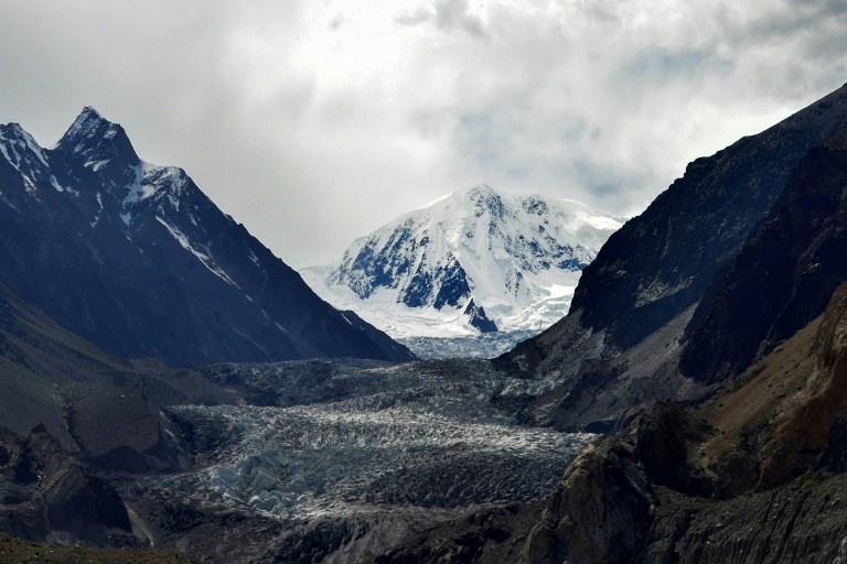 Fast zwei Milliarden Menschen sind auf Wasser aus Himalaya-Gletschern angewiesen, die laut Wissenschaftlern mit besorgniserregender Geschwindigkeit schmelzen. (Foto: AFP)