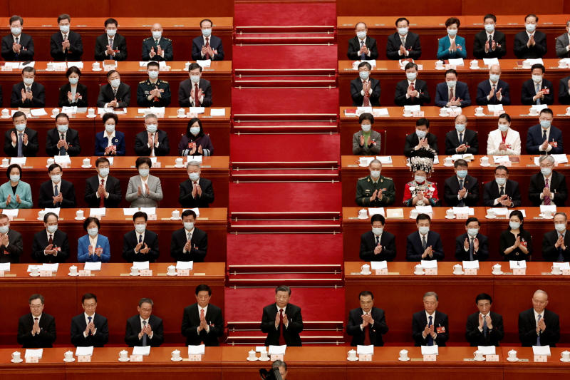 Der chinesische Präsident Xi Jinping und andere Beamte applaudieren bei der Eröffnungssitzung des Nationalen Volkskongresses (NPC) in der Großen Halle des Volkes in Peking, China, am 5. März 2023. (Foto: Reuters) Der chinesische Präsident Xi Jinping und andere Beamte applaudieren bei der Eröffnungssitzung des Nationalen Volkskongresses (NPC) in der Großen Halle des Volkes in Peking, China, am 5. März 2023. (Foto: Reuters)