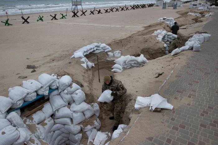 Dammbruch durchkreuzt Strandplan von Odessa