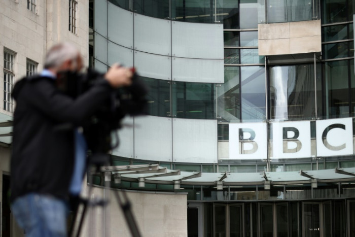 BBC verteidigt die Weigerung, den Namen des Moderators zu nennen, im Zusammenhang mit einem Skandal