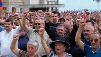 Aserbaidschan und Armenien führen Gespräche in Brüssel, Russland schlägt Gipfel in Moskau vor