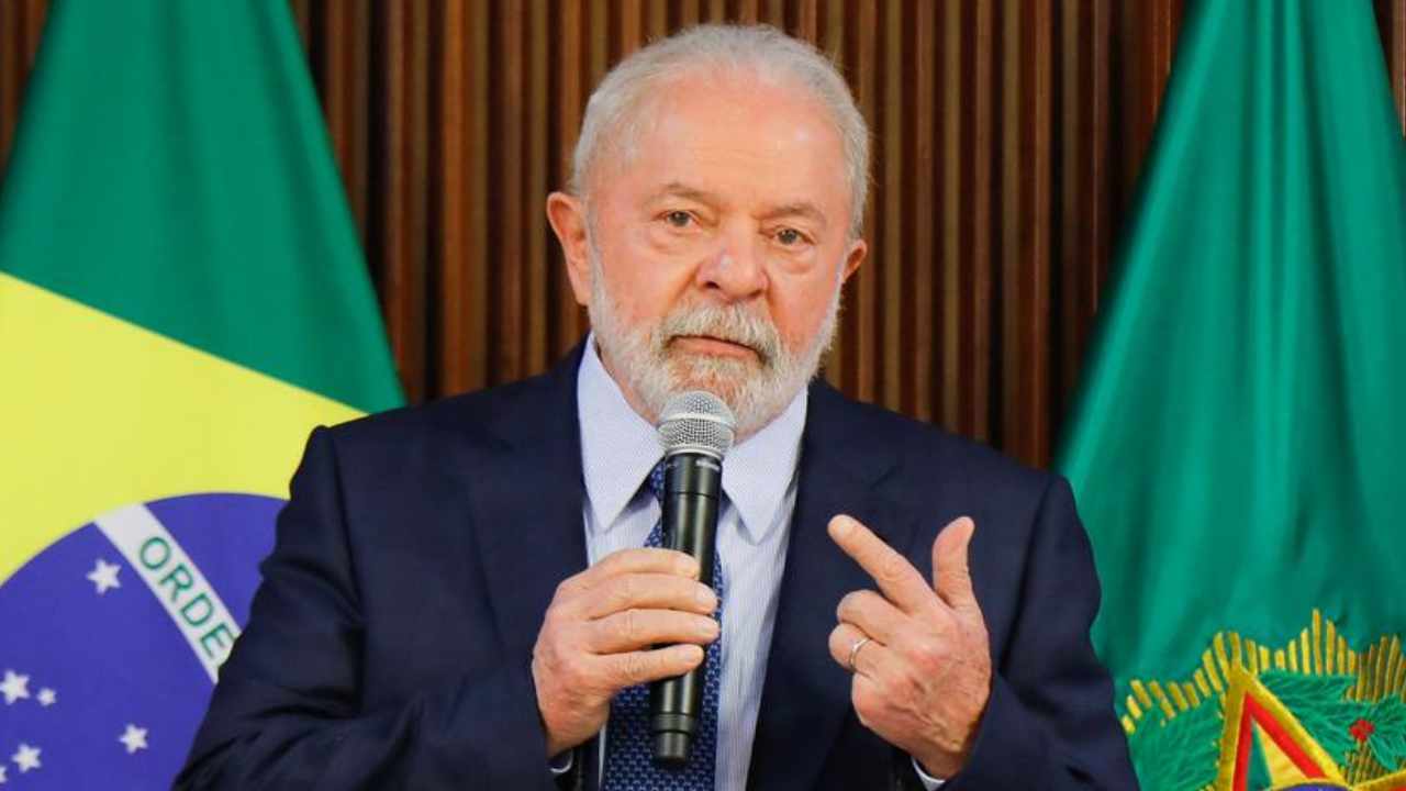 Brazil's President Reaffirms De-Dollarization Call — Discusses BRICS Expansion