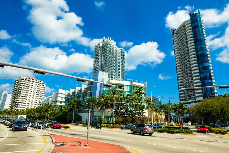 Der Bürgermeister von Miami nimmt Spenden für den Präsidentschaftswahlkampf in BTC entgegen