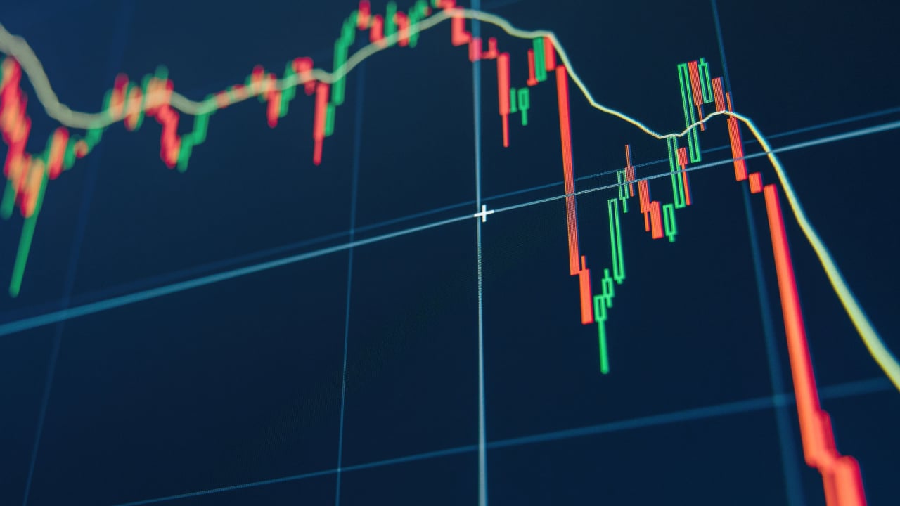 Bitcoin, Ethereum Technical Analysis: ETH Hits 1-Week Low, BTC Extends Declines on USD Strength