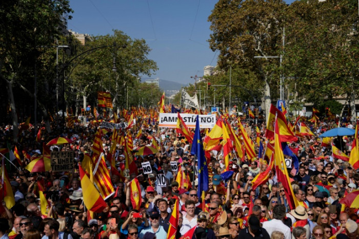 Bei einer Kundgebung in Barcelona kritisiert die spanische Rechte den Amnestieplan