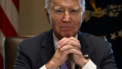 Biden kultiviert die Aura des Präsidenten, während die Republikaner implodieren