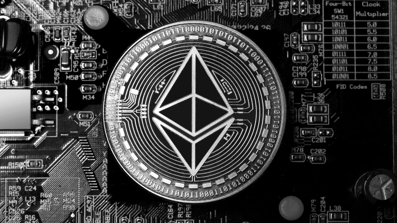 Ethereum Foundation Trades 1,700 ETH for $2.76 Million in USDC