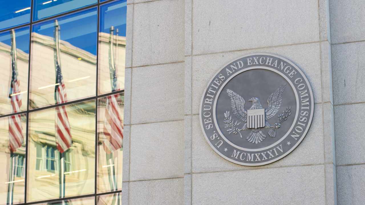 Former SEC Chair Discusses ‘Appropriate Way’ to Regulate Crypto — Says Classification Issues Are ‘Overblown’