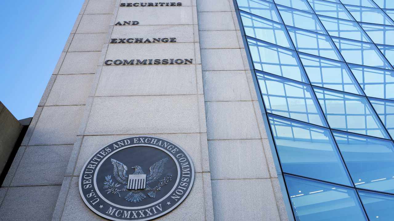 Report of SEC’s Spot Bitcoin ETF Advice Fuels Hope for Approval — Crypto Industry Views It as ‘Real Progress’