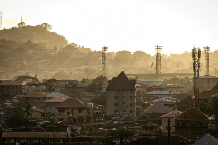 S.Leone verhängt Ausgangssperre nach Angriff auf die Waffenkammer des Militärs