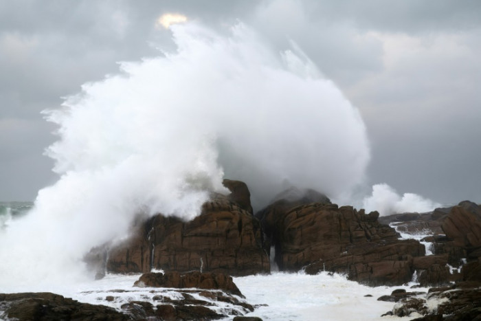 Sturm Ciaran bringt Rekordwinde nach Frankreich und Großbritannien