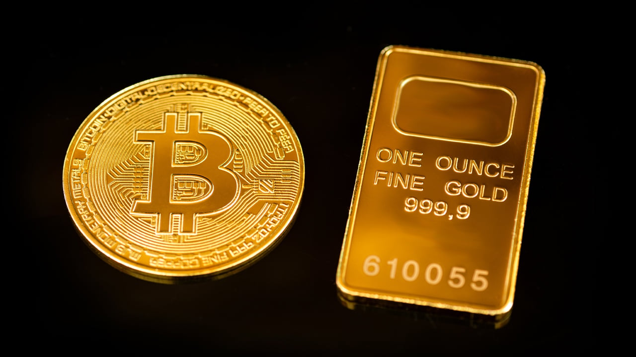 Bitcoin Outshines Gold: Digital Asset Surges 166% in 2023, Dwarfing Gold’s Modest 9% Gain