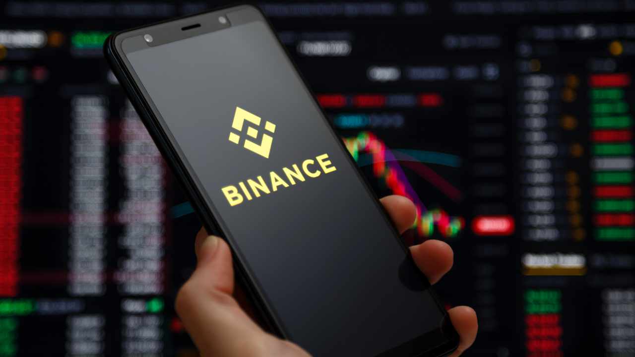 Former SEC Official Warns of the End of Binance — ‘It’s Only a Matter of Time Before Entire Binance Plea Deal Collapses’