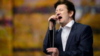 Shane MacGowan, Folk-Punk-Frontmann der Pogues, ist im Alter von 65 Jahren gestorben