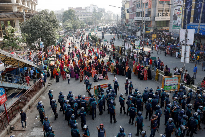 Textilfabriken in Bangladesch entlassen Arbeiter nach Protesten