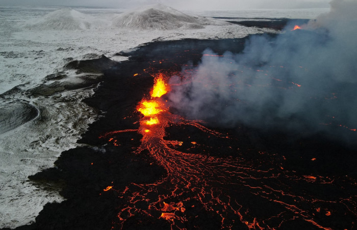 „Lavajäger“ behalten Island im Auge