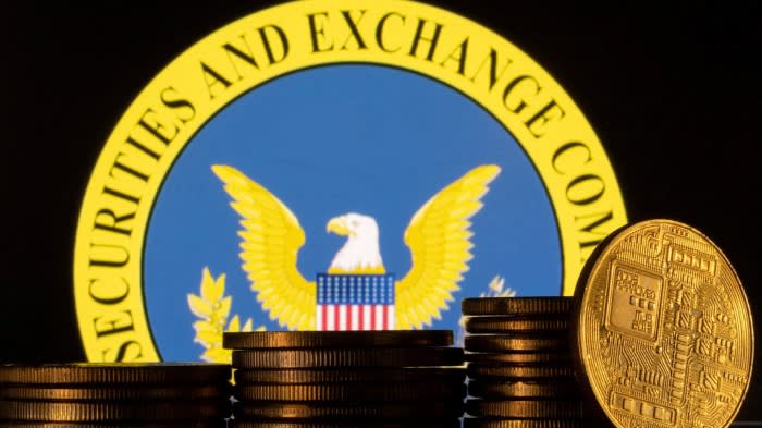 Bitcoin schwankt stark nach der falschen Behauptung, dass die SEC ETFs genehmigt habe