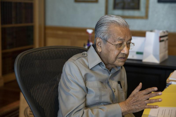 Mahathir aus Malaysia sagt, die Transplantationsuntersuchung seines Sohnes sei politisch motiviert