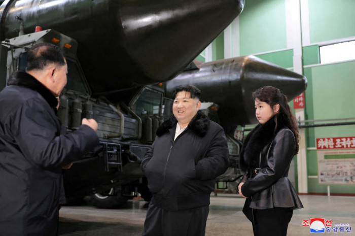 Nordkorea feuert Artilleriegranaten in der Nähe der südkoreanischen Insel ab