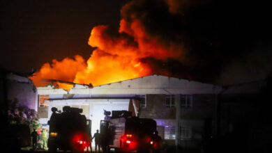 Bei einem Brand durch eine Gasexplosion in der kenianischen Hauptstadt kommen zwei Menschen ums Leben, über 200 werden verletzt
