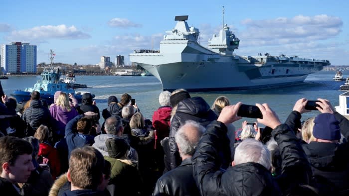 Das Flugzeugträger HMS Prince of Wales bricht mit Verspätung zum Nato-Übungsmanöver auf