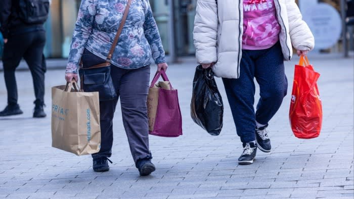 Das Verbrauchervertrauen im Vereinigten Königreich sinkt aufgrund der Sorge über eine anhaltende Inflation