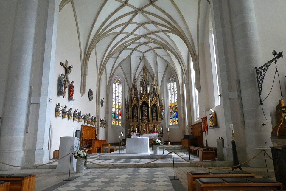 Frau schießt in Lakewood-Kirche um sich : idea.de