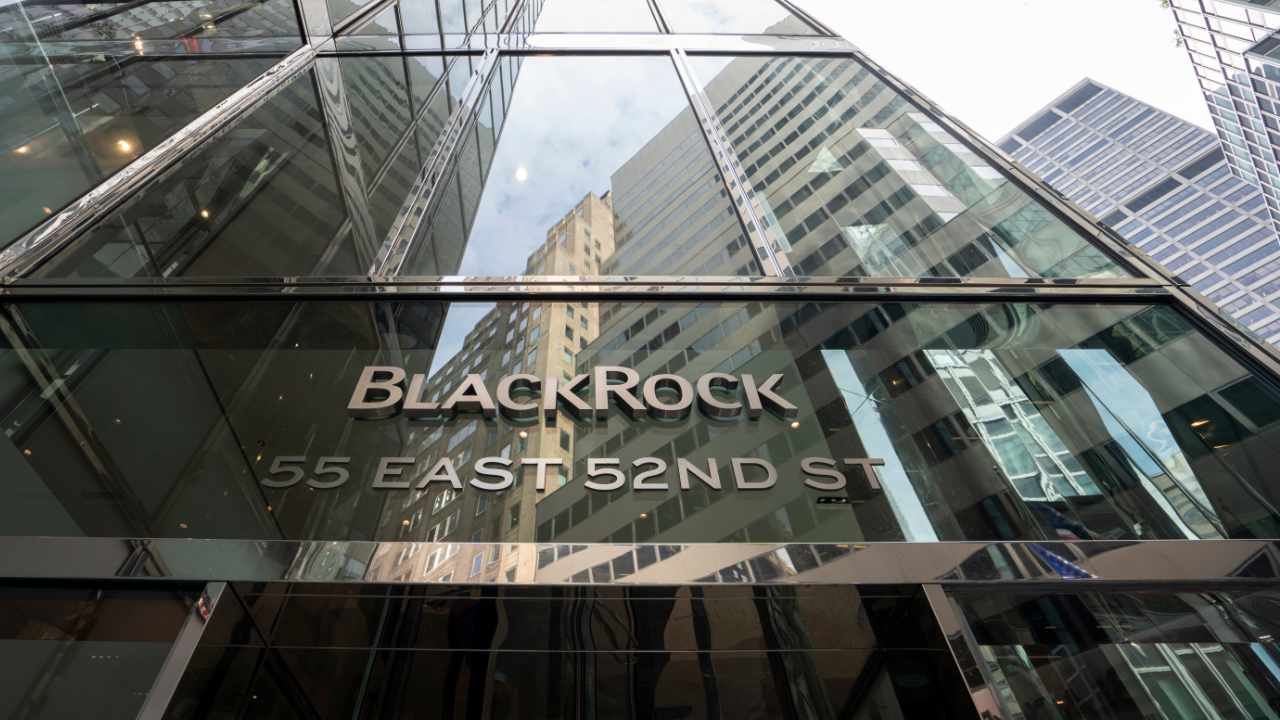Bitcoin Tops Crypto Priority for Blackrock Clients as IBIT Holdings Reach 243K BTC