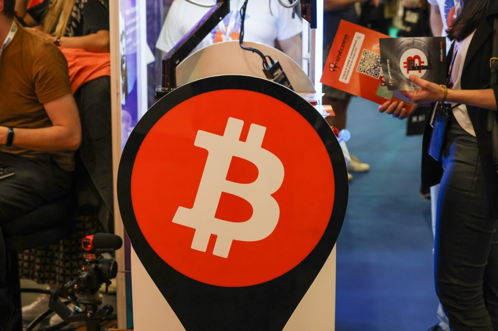 Bitcoin kühlt ab, nachdem es das fünfte Rekordhoch innerhalb einer Woche erreicht hat
