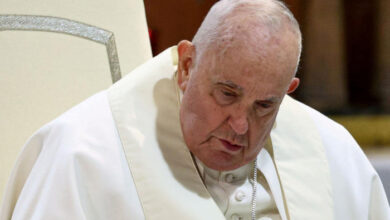 Die Ukraine ruft den Gesandten des Vatikans wegen der Äußerungen des Papstes zur „weißen Flagge“ vor