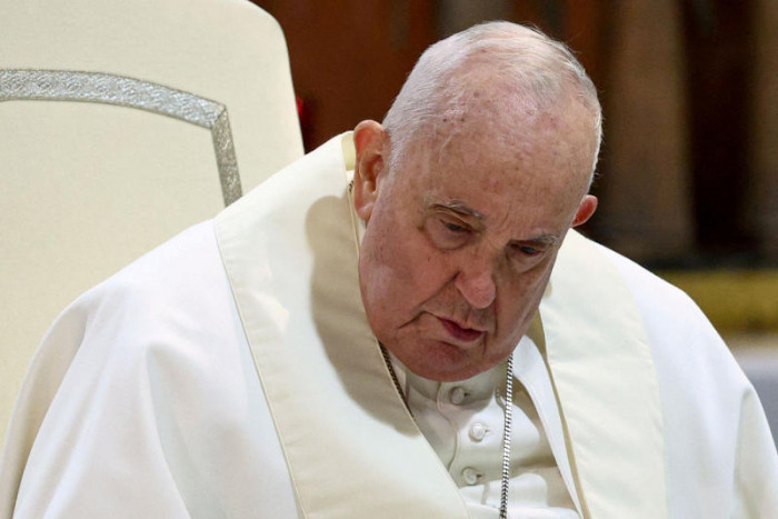 Die Ukraine ruft den Gesandten des Vatikans wegen der Äußerungen des Papstes zur „weißen Flagge“ vor