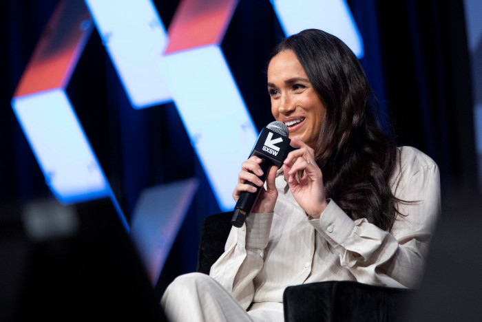 Meghan kritisiert „hasserfüllten“ Online-Beschimpfungen