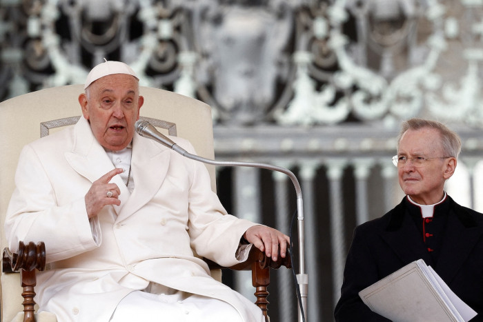 Papst denkt in Memoiren über Leben und Sterblichkeit nach