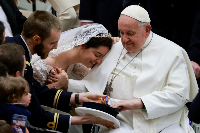 Papst warnt vor „hässlicher“ Geschlechtertheorie