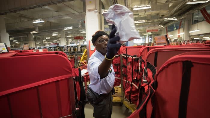 Aktionäre des Royal Mail-Eigentümers empörten sich über Křetínskýs „beleidigende“ Vorgehensweise