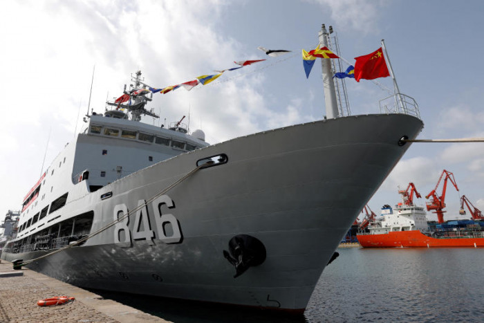 Angesichts der Spannungen im Südchinesischen Meer empfängt China ausländische Marineoffiziere