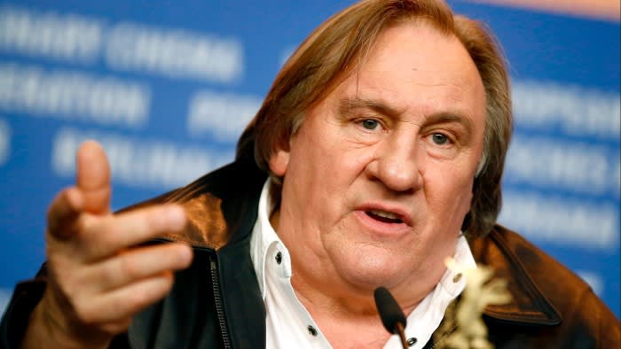 Der französische Schauspieler Gérard Depardieu muss sich wegen Vorwürfen sexueller Nötigung vor Gericht verantworten